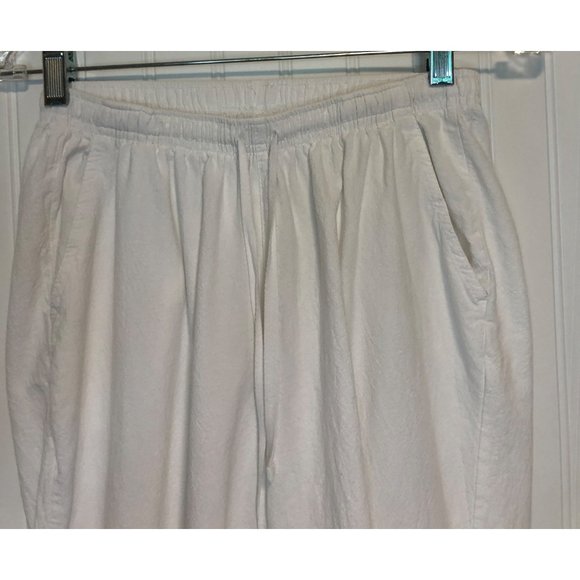 C.D. Petites Women’s Size Medium White Capri Pants Elastic Waist Drawstring - Picture 2 of 8